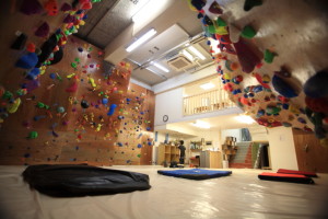 兵庫県尼崎市のボルダリングジム『ボラーレ・エスカラーダ』